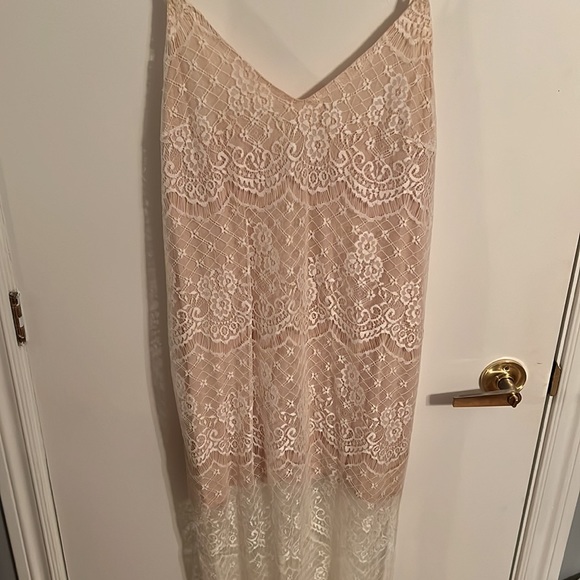 Lush Lace Dress - Picture 3 of 7